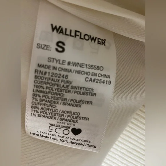 NWT Wallflower Women’s Ivory Faux Fur Vest - Picture 5 of 5